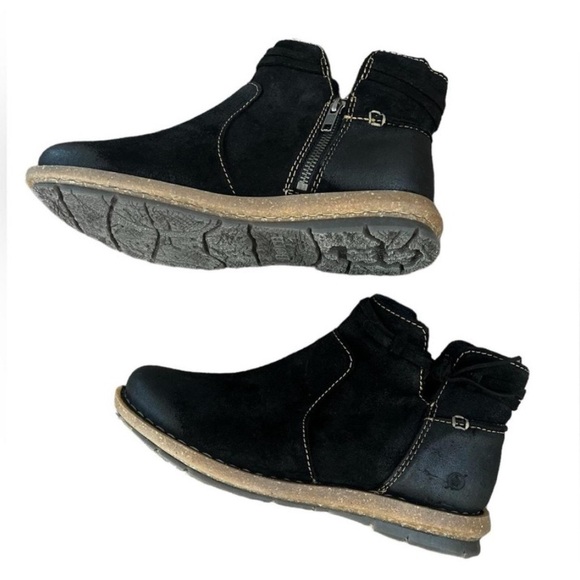BORN Tarklin Black Ankle Boots - Picture 1 of 2